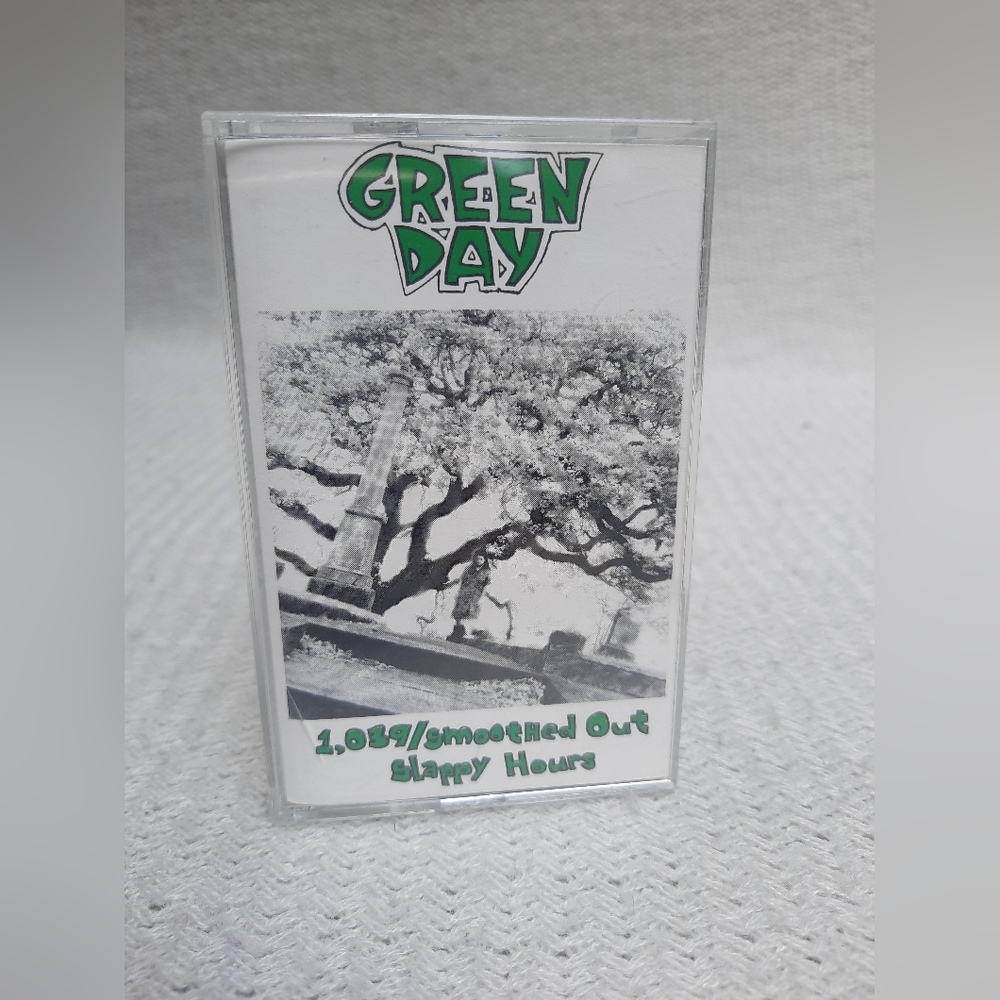 Green Day Cassette - 1039 / Smoothed Out Slappy Hours *tested